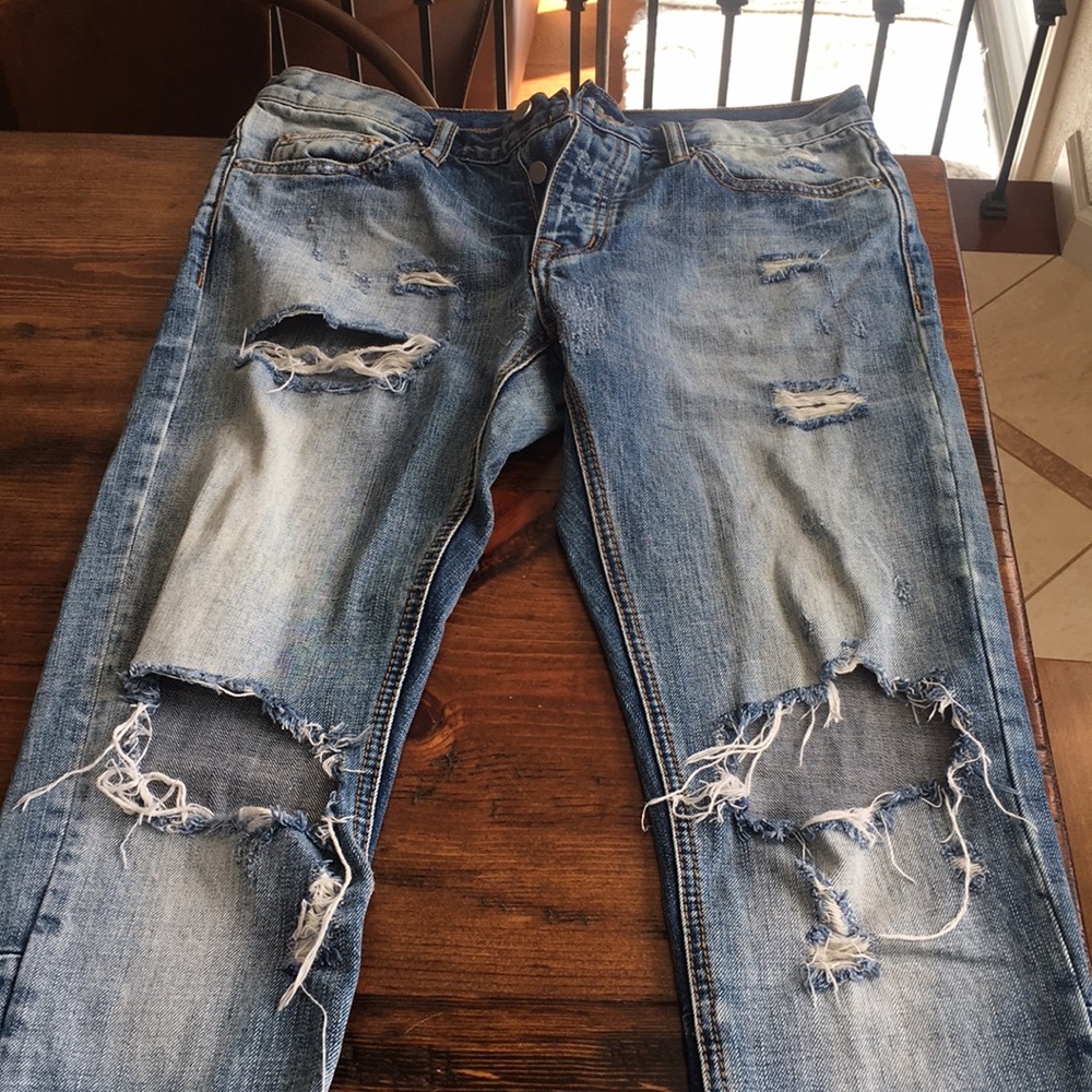 MNML distressed jeans